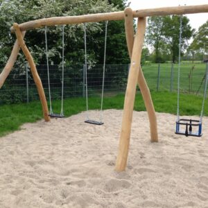 Doppelschaukel mit Kleinkindsitz