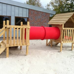 Kleinkindanlage mit Tunnel